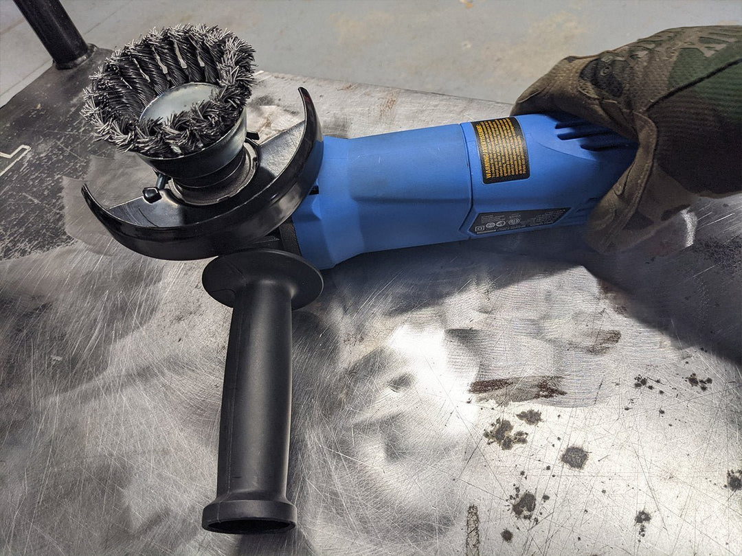 Cepillo de copa de alambre anudado de 3 pulgadas para amoladoras angulares (eje 5/8-11)