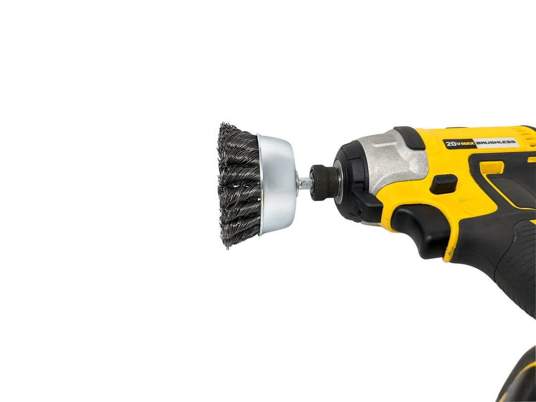 Brosse métallique nouée de 3 pouces sur tige hexagonale 1/4 pour perceuse ou visseuse à percussion