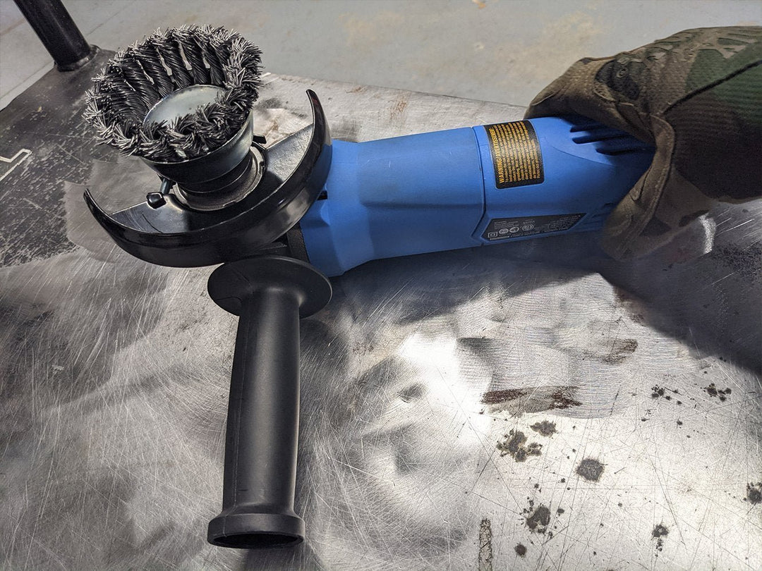 Brosse coupe en fil noué de 3 pouces pour meuleuses d'angle (arbre 5/8-11)